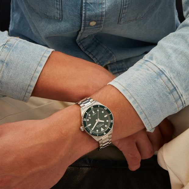 V4H1600453671B327548321BCA570274D16R6653753P5